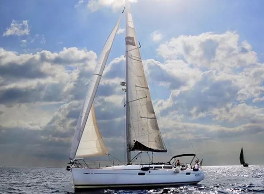 Charter barche a vela - Sun Odyssey 42i vacanza Eolie Taormina