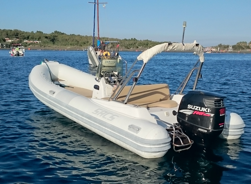 noleggio gommone eolie sacs 650